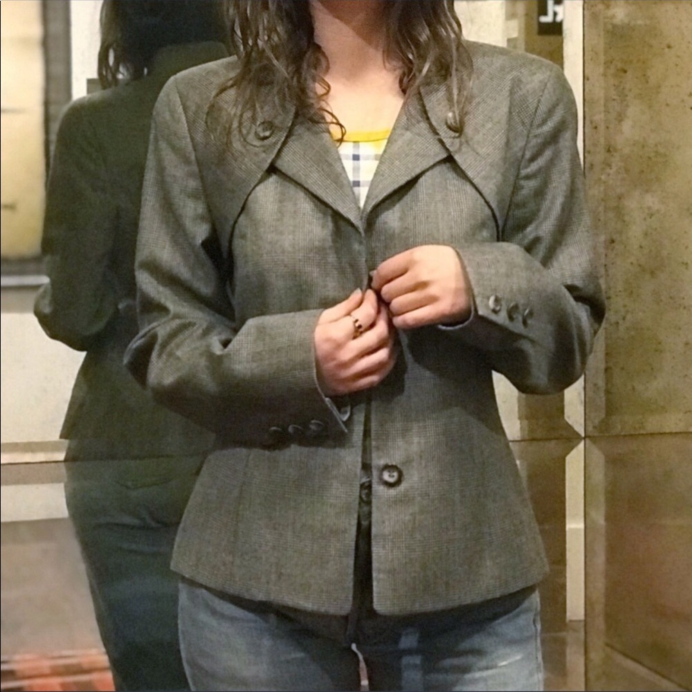 Carolina Herrera suit jacket - Picture 7 of 16